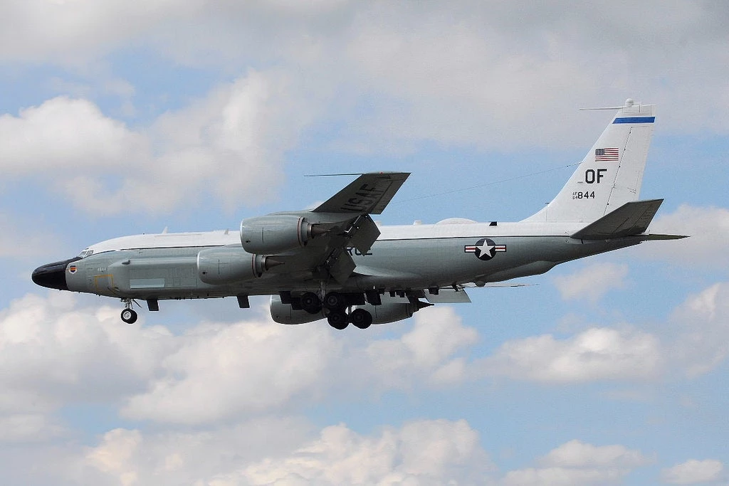 Κατασκοπευτικό αεροσκάφος των ΗΠΑ πέταξε κοντά στις Ρωσικές βάσεις στη Συρία – Απογειώθηκε από τη Σούδα! –  Ρωσική επιδρομή ισοπέδωσε ισλαμιστές